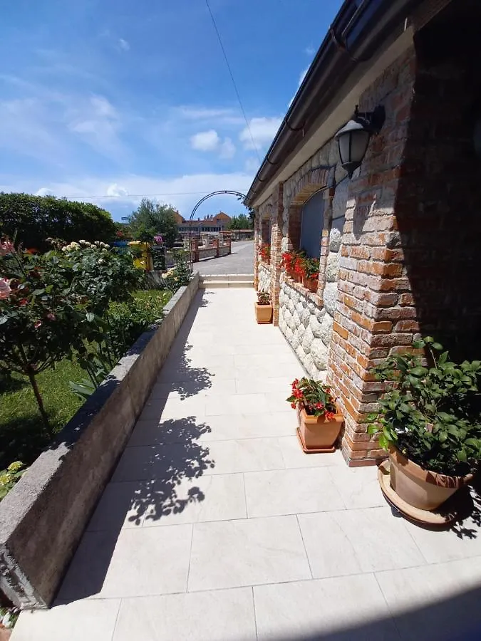 Apartmani Dijana Palit