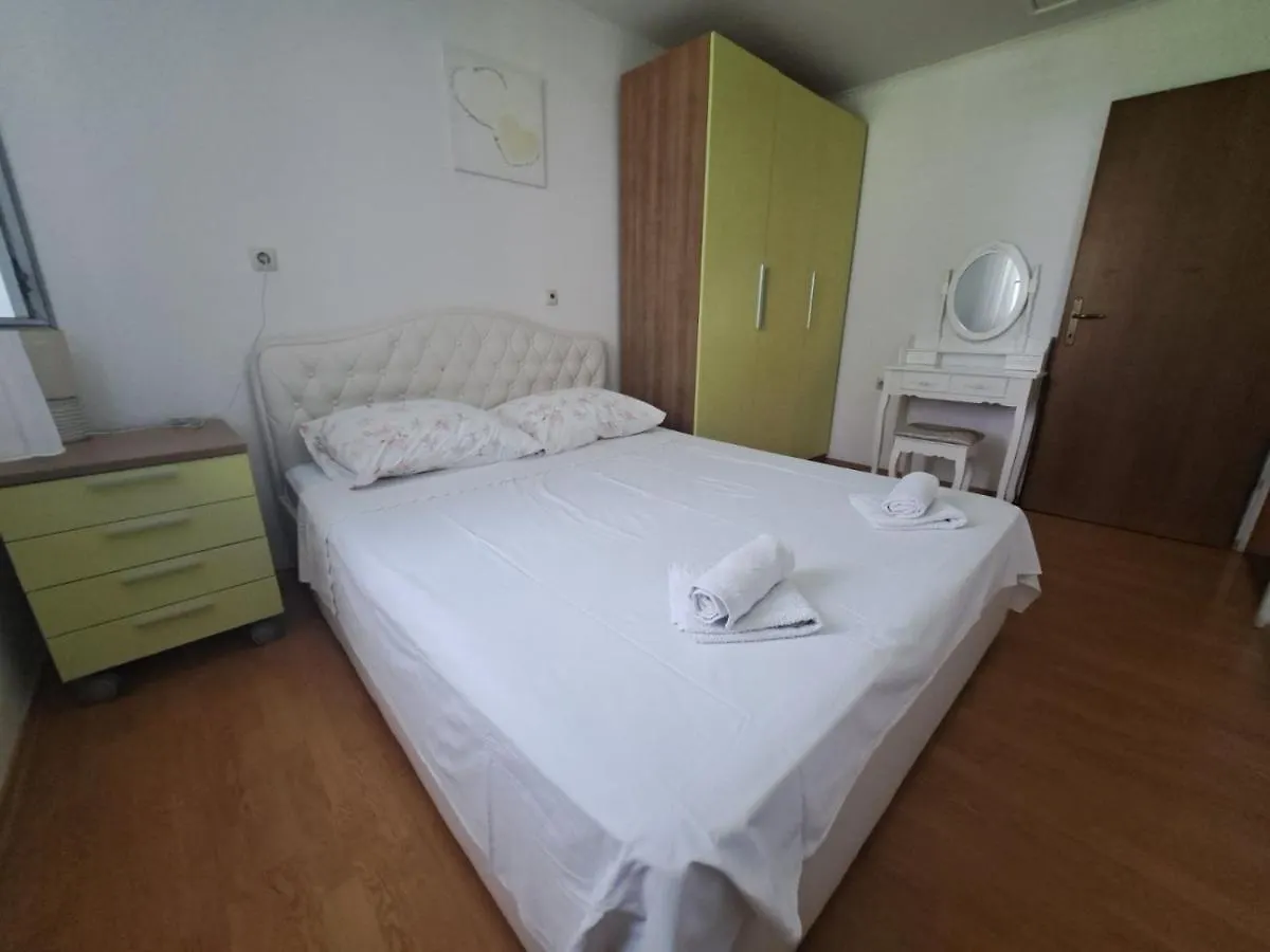 Apartmani Dijana Palit Apartament